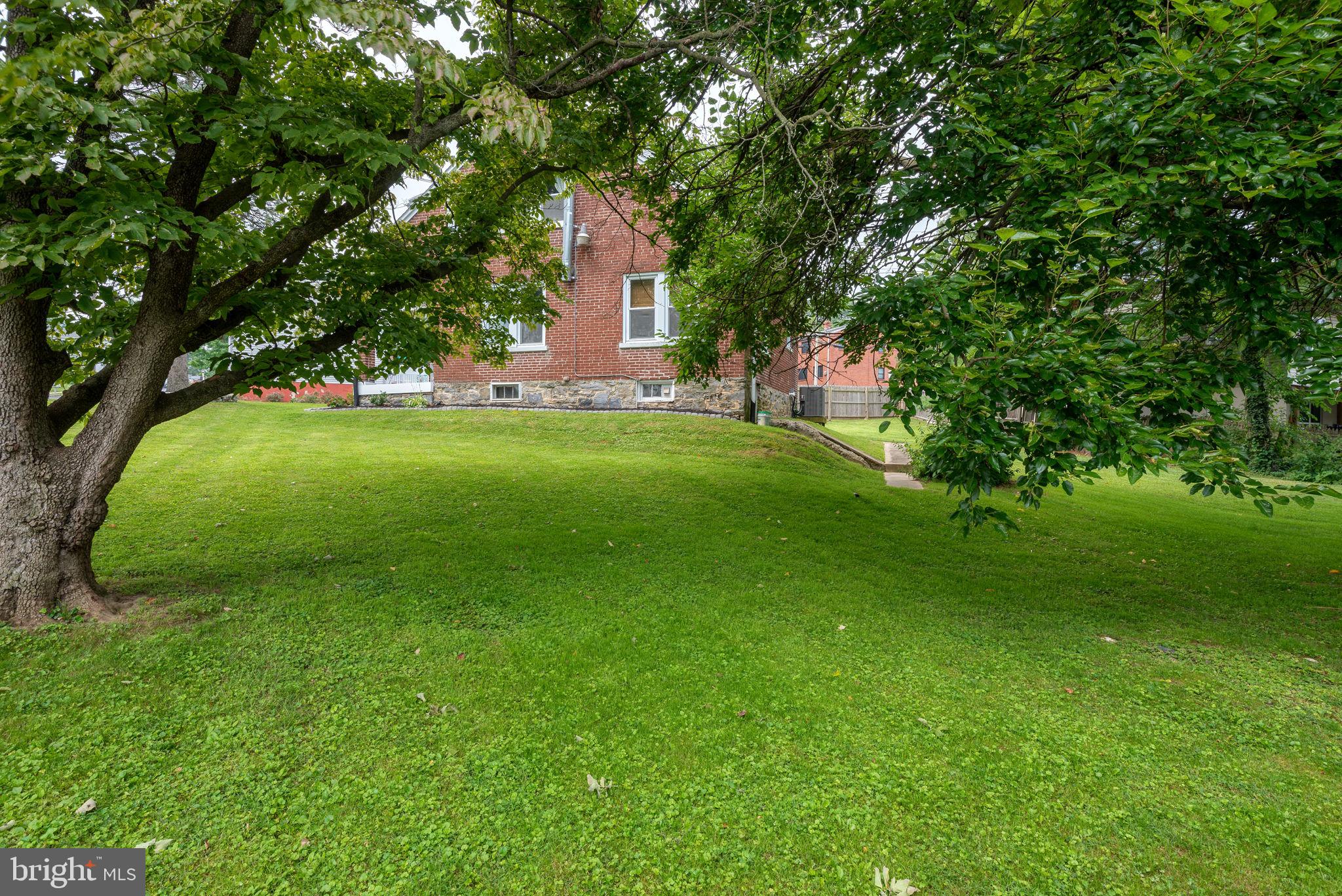 683 Fairview Ave