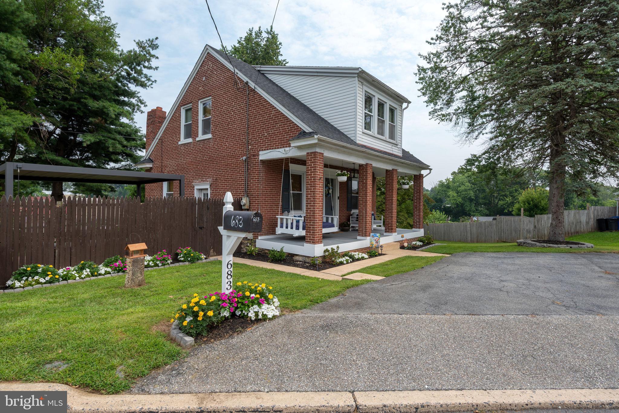 683 Fairview Ave