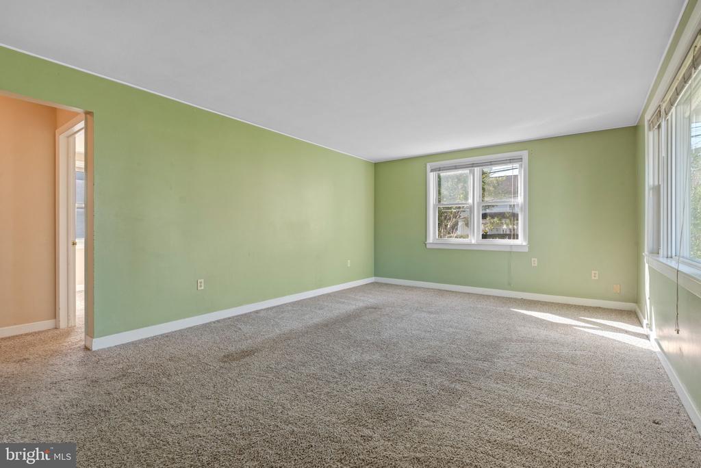 2315 OLD PHILADELPHIA PIKE