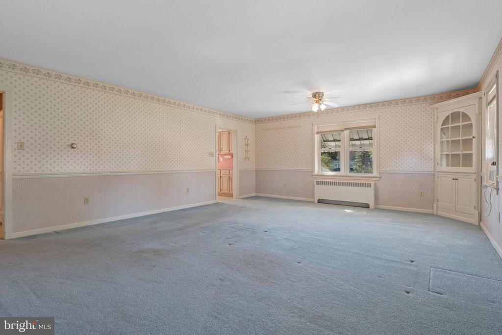 2315 OLD PHILADELPHIA PIKE