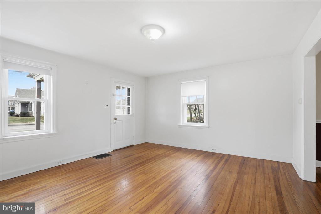 1632 LAMPETER ROAD