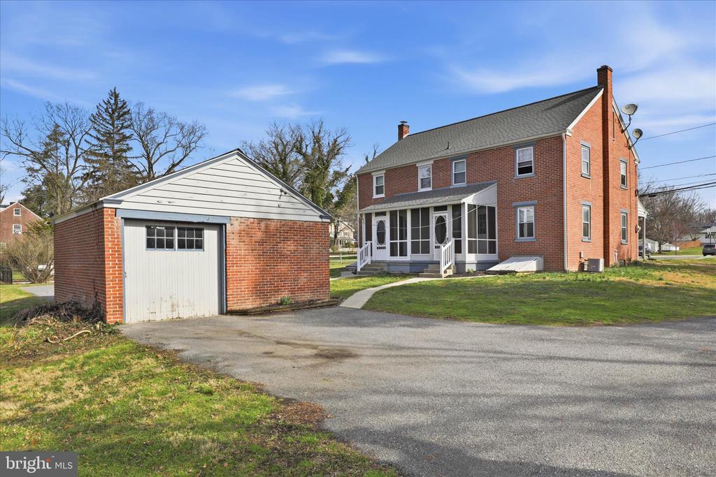 1632 LAMPETER ROAD