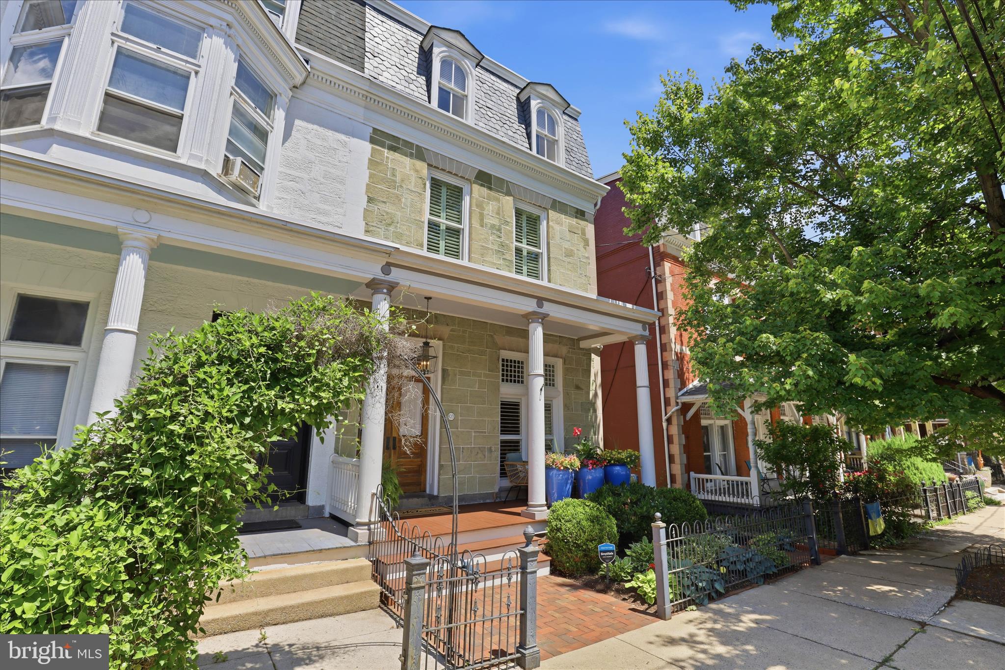 633 W CHESTNUT STREET
