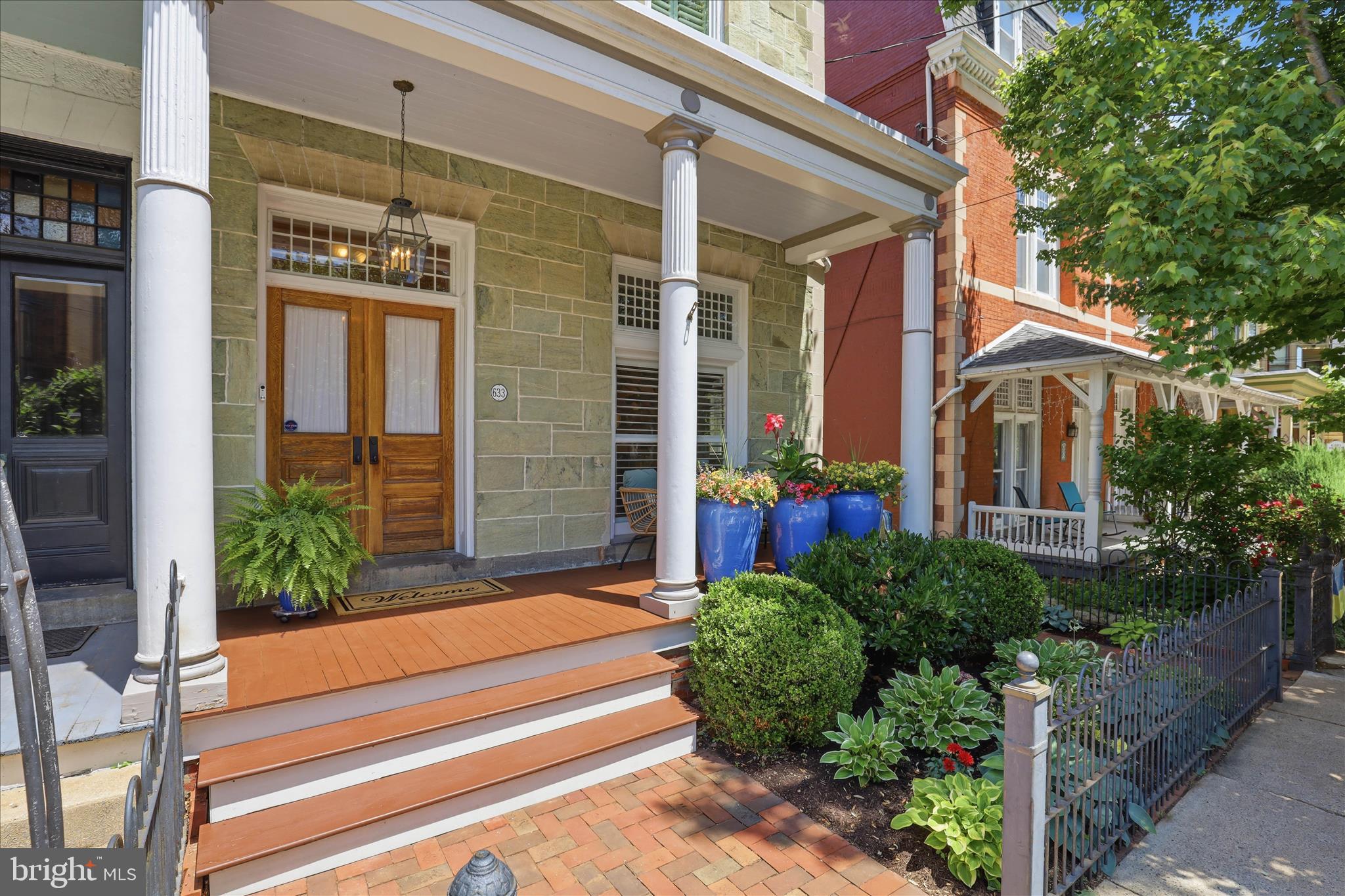 633 W CHESTNUT STREET