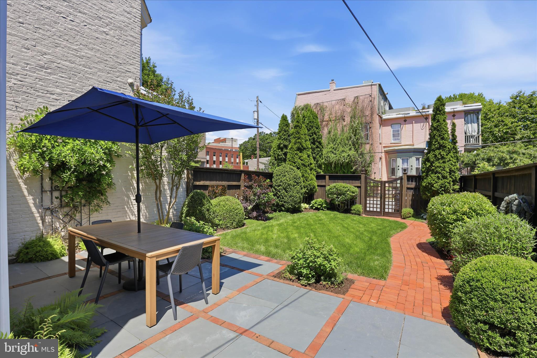 633 W CHESTNUT STREET
