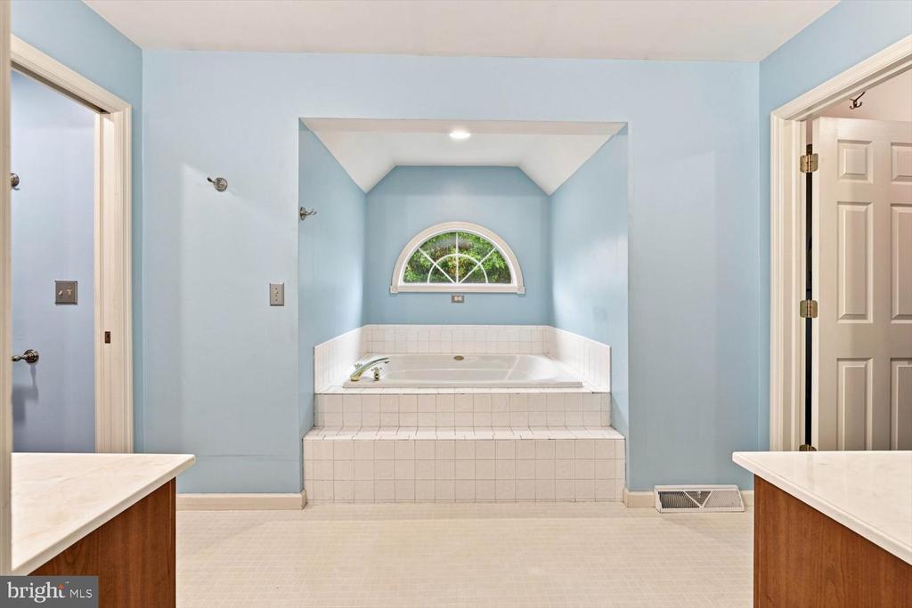 140 OLDE FIELD DRIVE
