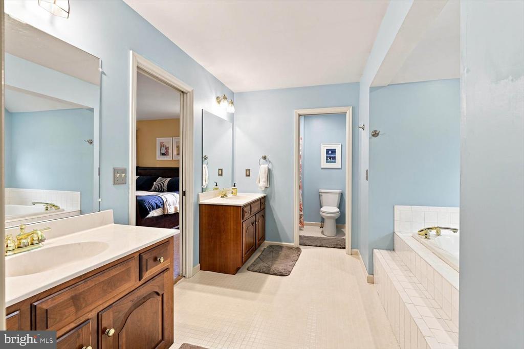 140 OLDE FIELD DRIVE