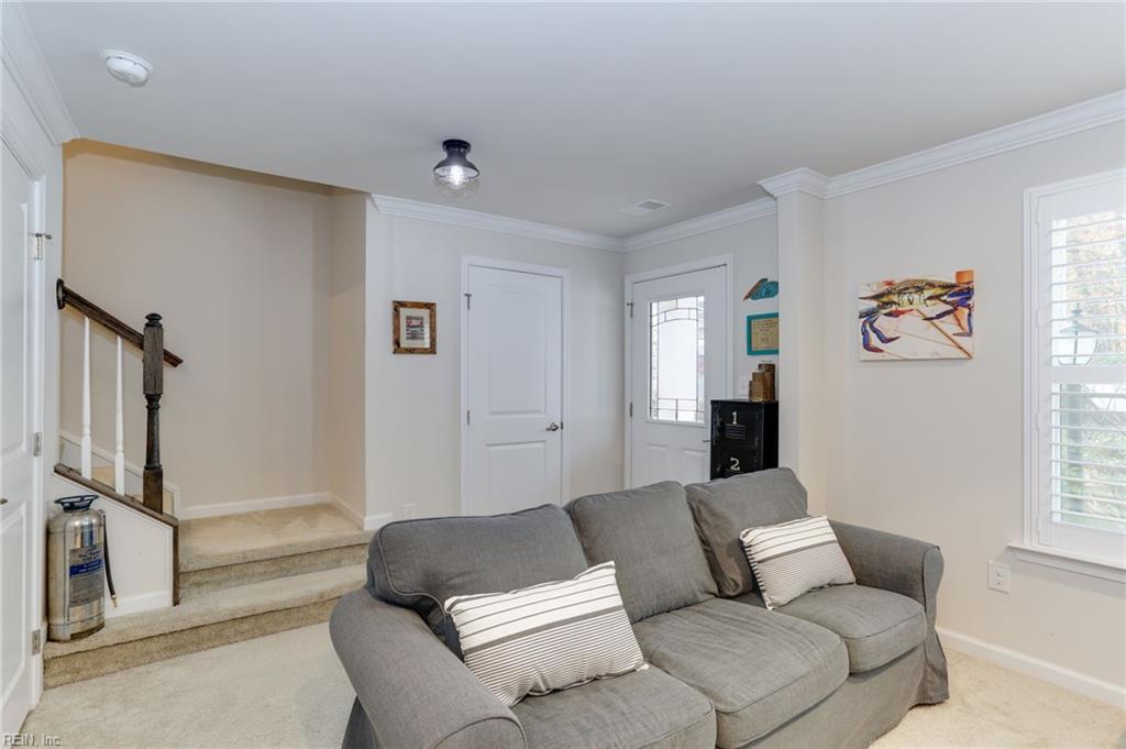 504 William Tiedeman LN