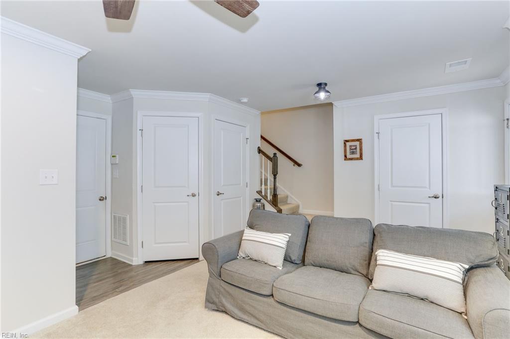 504 William Tiedeman LN