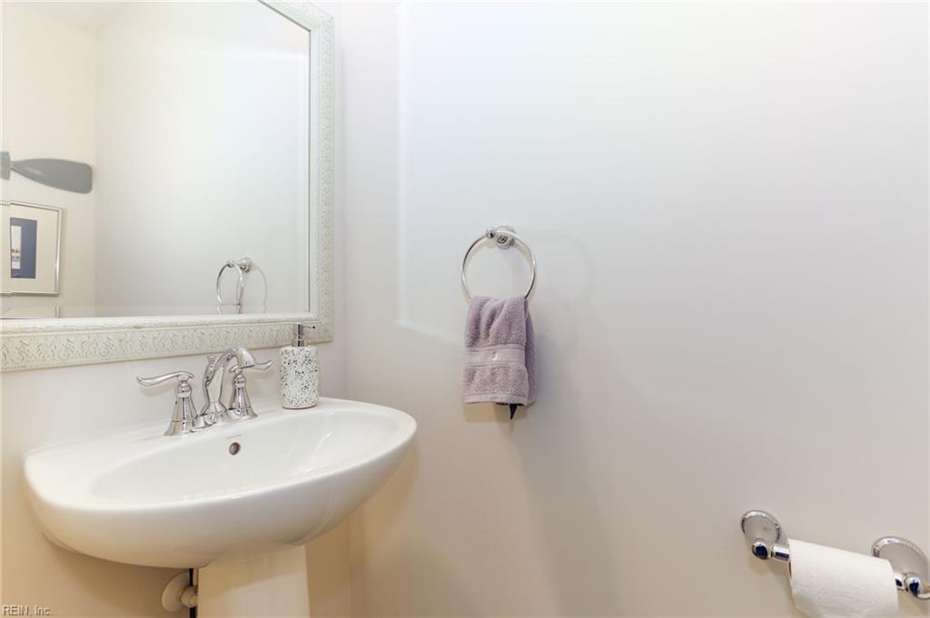 504 William Tiedeman LN