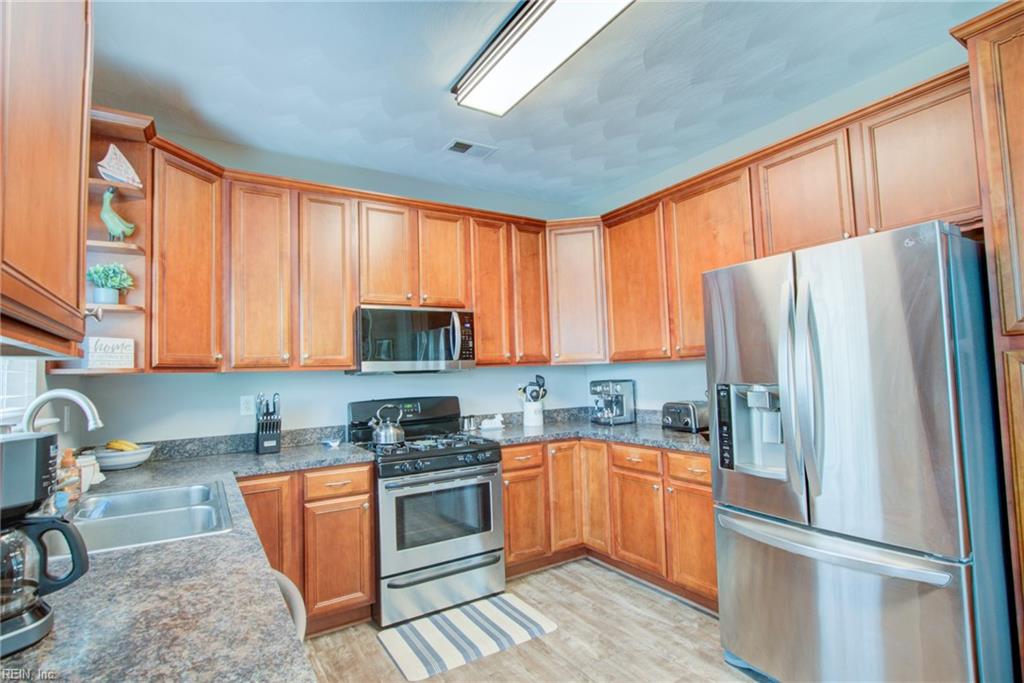 2031 Kinston Waters CT