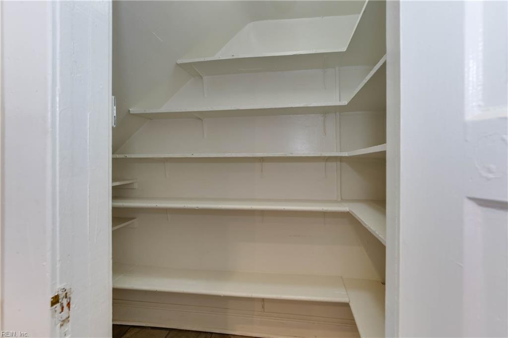 1733 Fontainebleau CRES