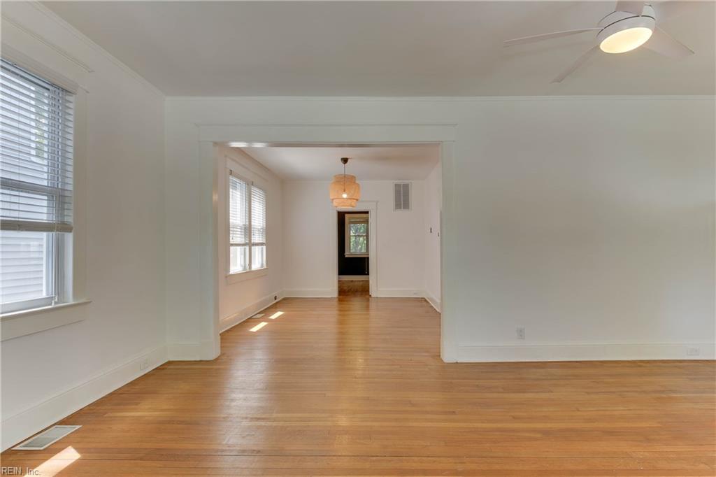 1733 Fontainebleau CRES