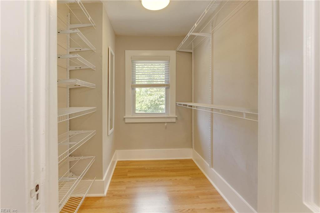 1733 Fontainebleau CRES