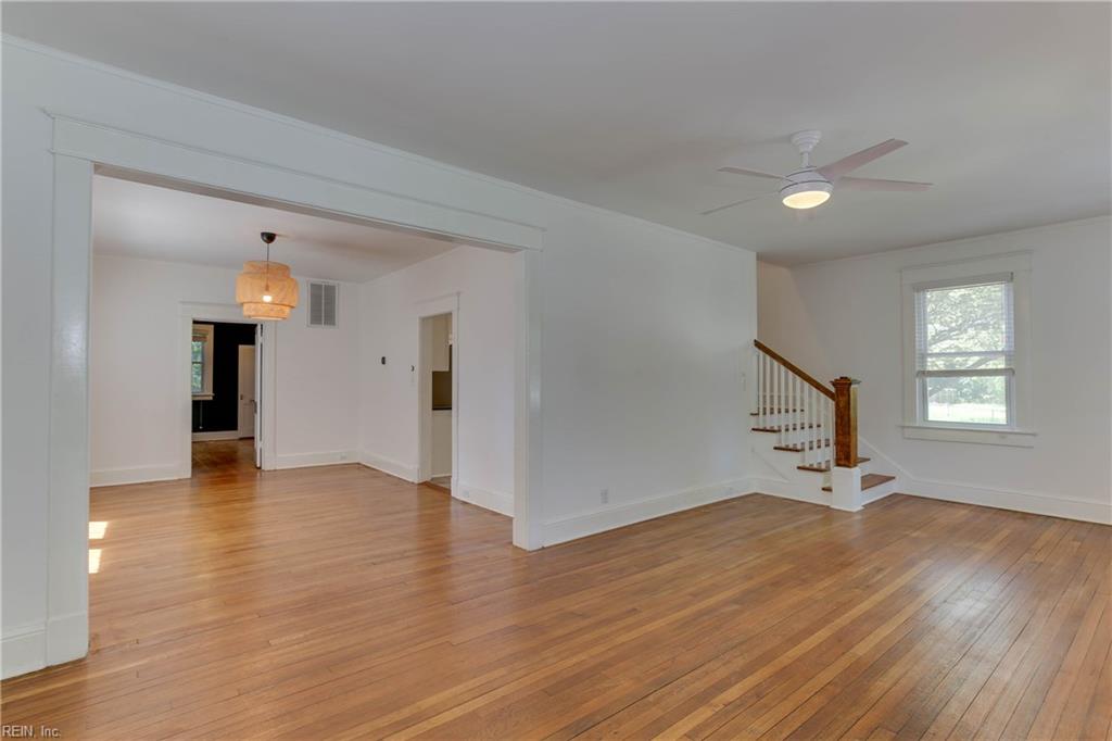 1733 Fontainebleau CRES