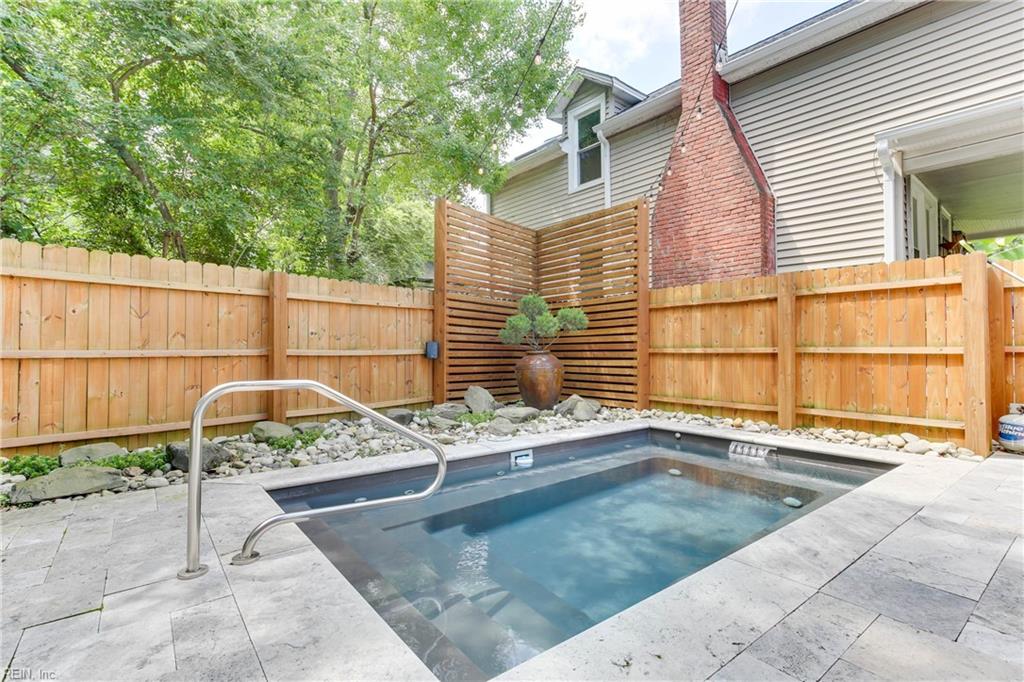 1733 Fontainebleau CRES