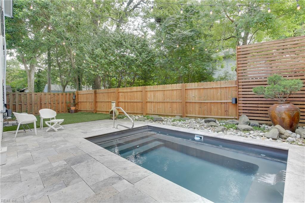 1733 Fontainebleau CRES