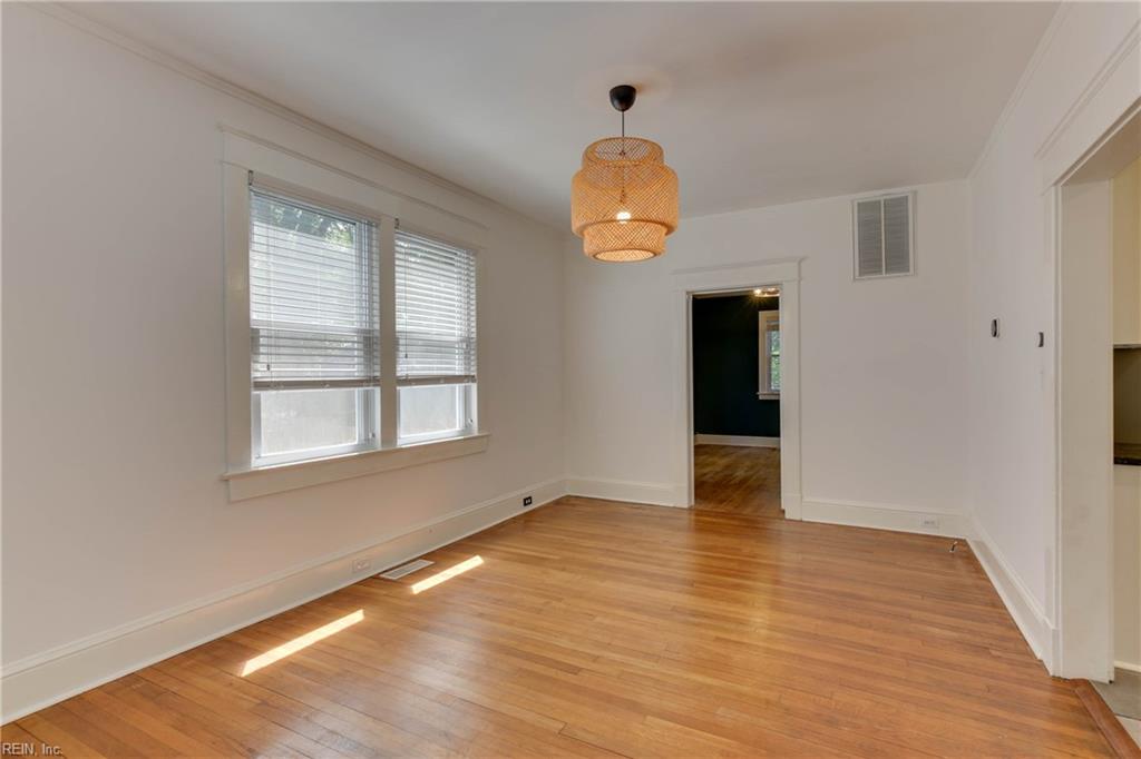 1733 Fontainebleau CRES