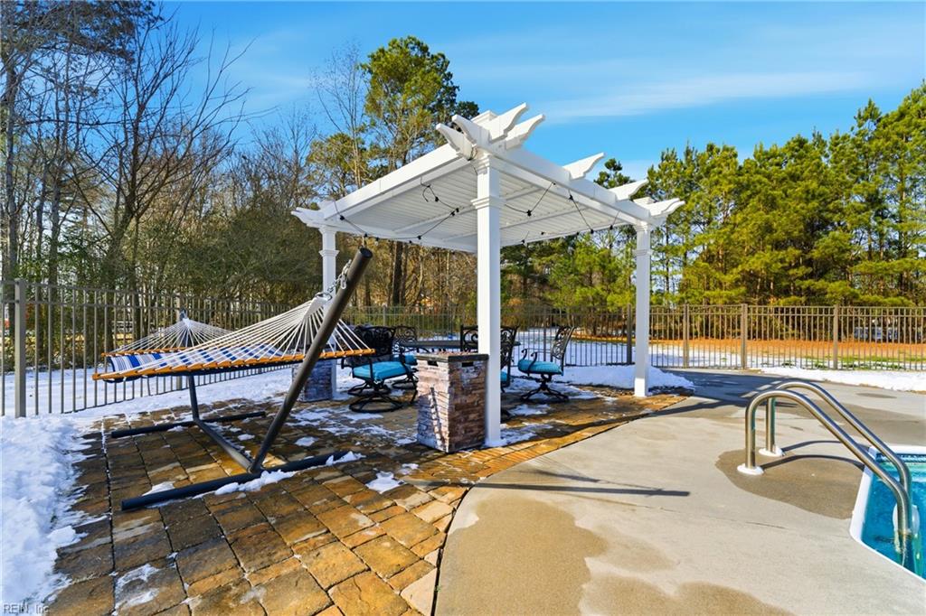 2100 Saint Brides RD W