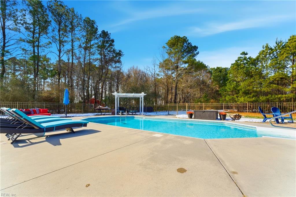 2100 Saint Brides RD W