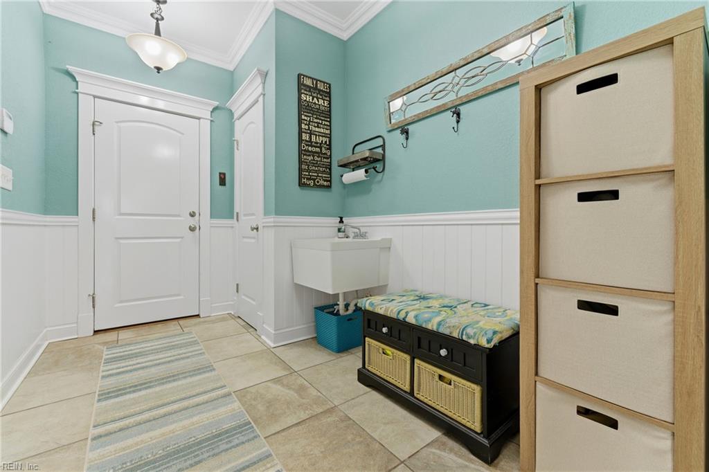 2100 Saint Brides RD W