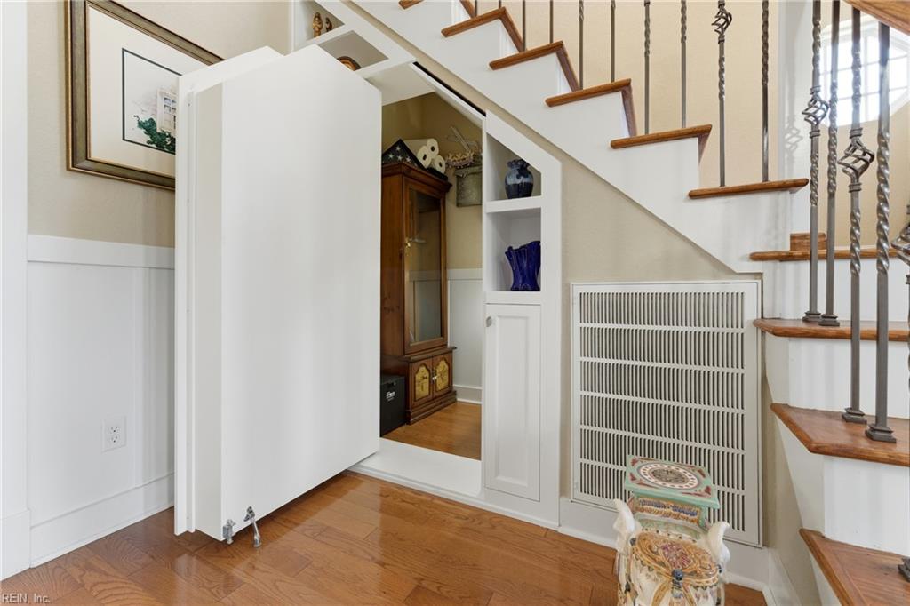 2100 Saint Brides RD W