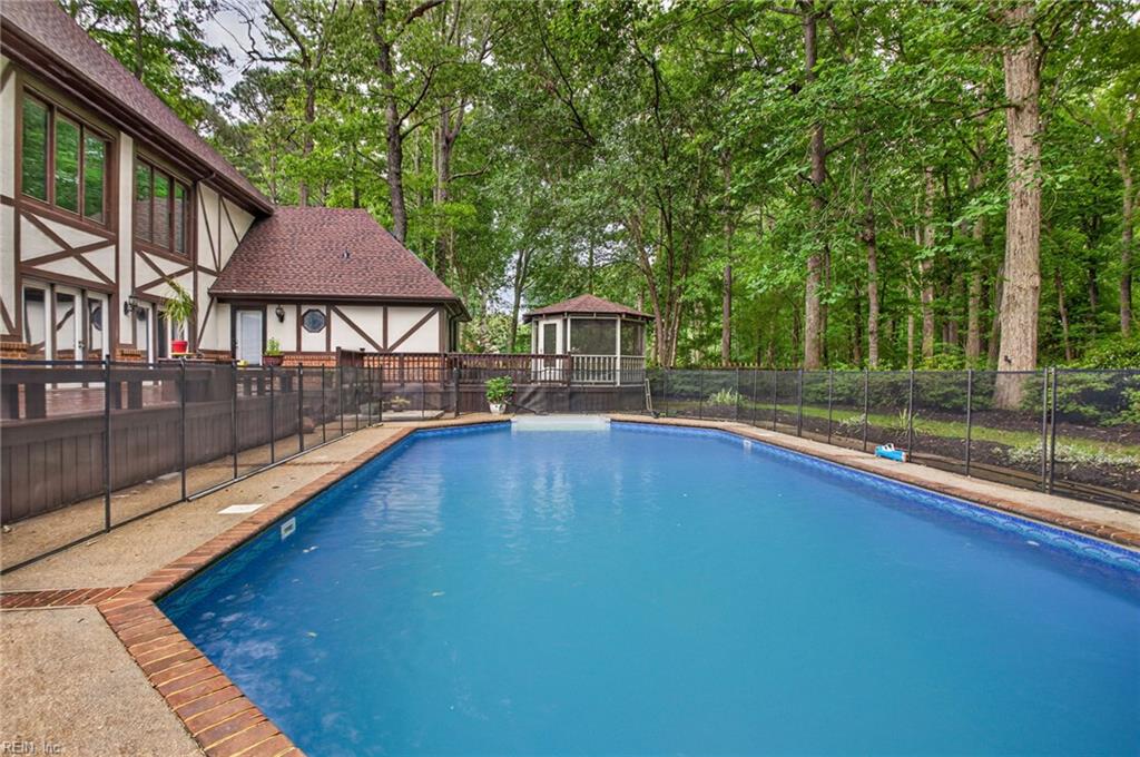 521 Woodards Ford RD