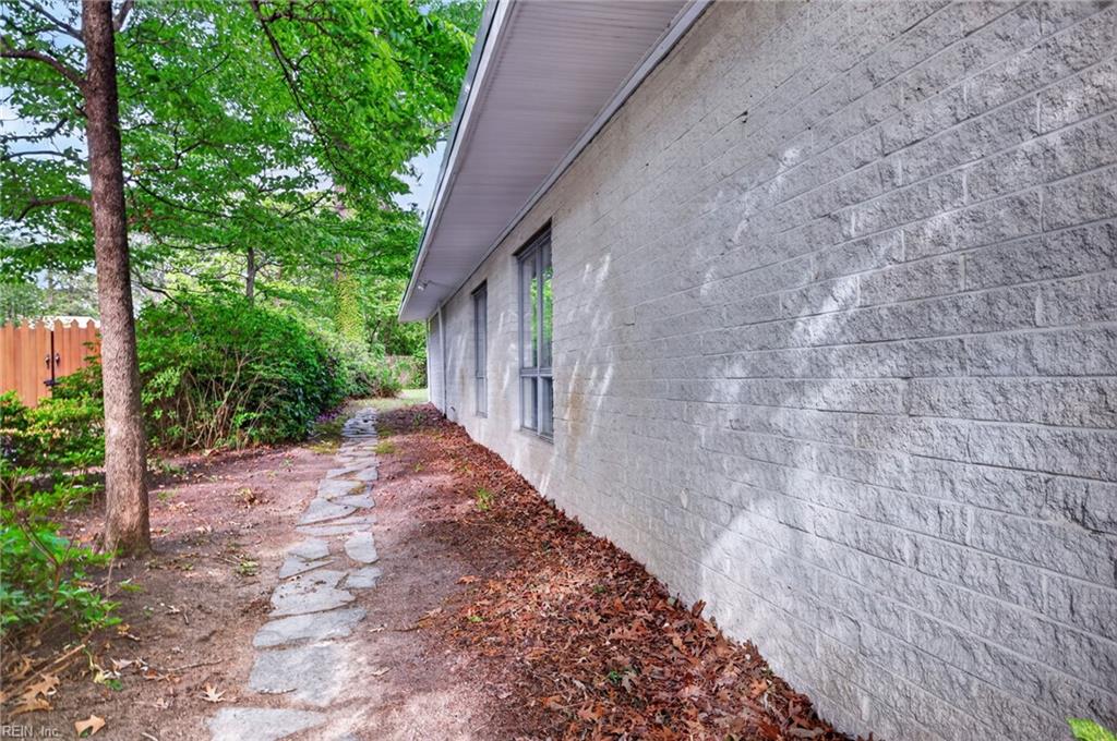 5221 Shenstone CIR