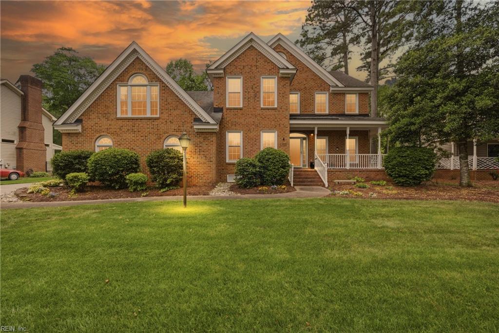 933 Forest Lakes CIR