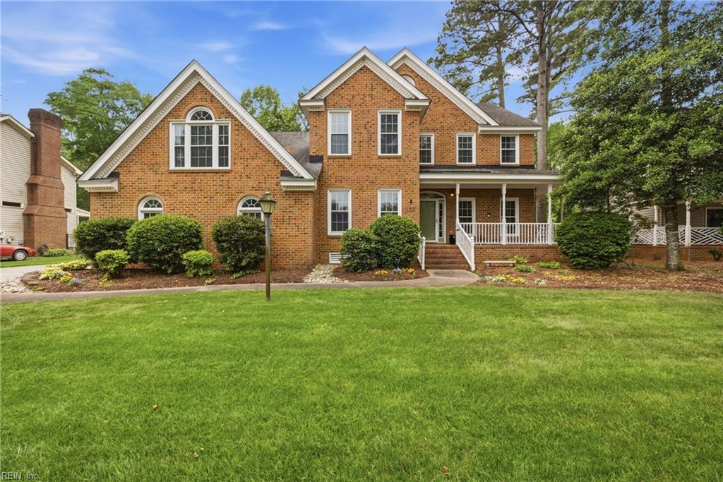 933 Forest Lakes CIR