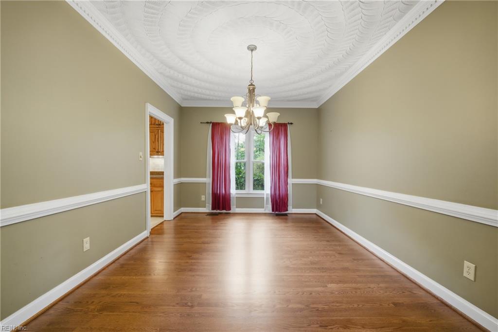 933 Forest Lakes CIR