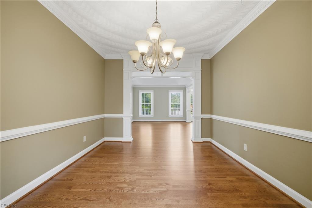 933 Forest Lakes CIR