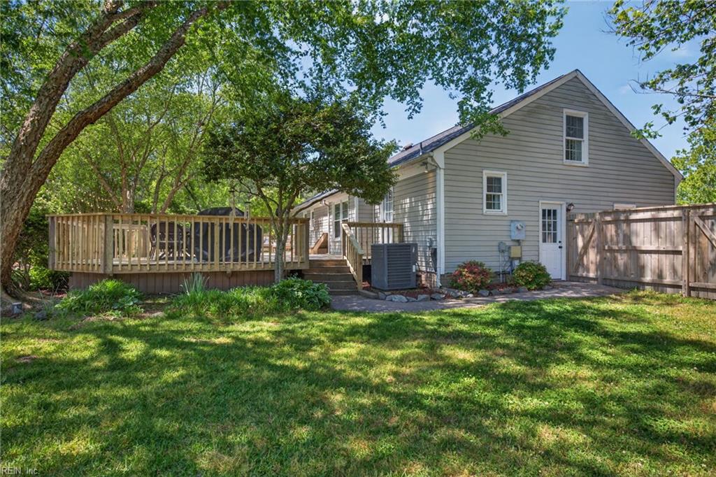 704 Ravenstone CT