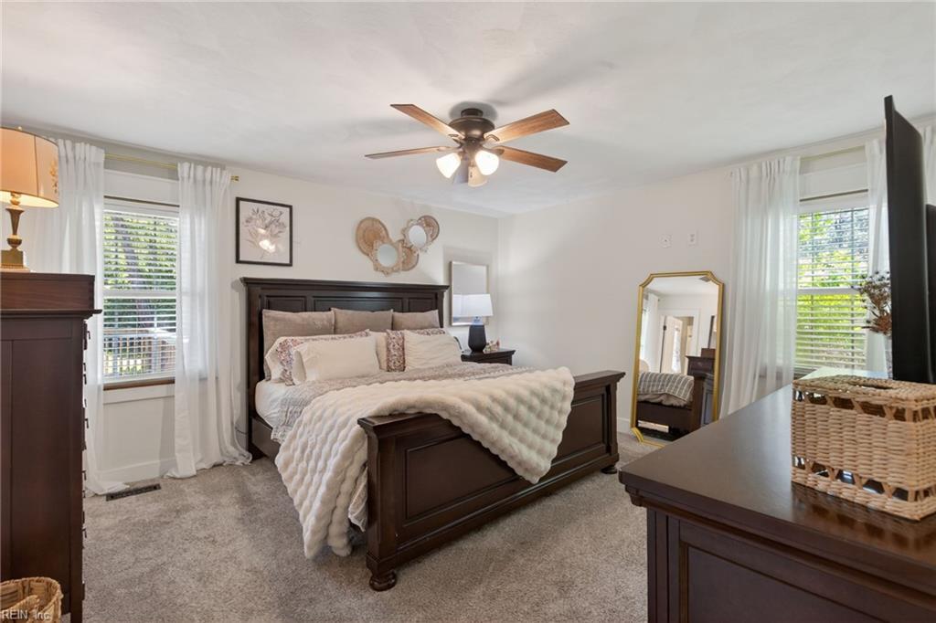 704 Ravenstone CT
