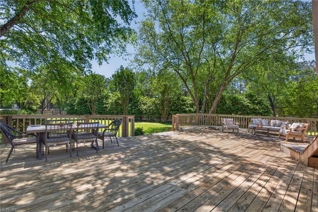704 Ravenstone CT