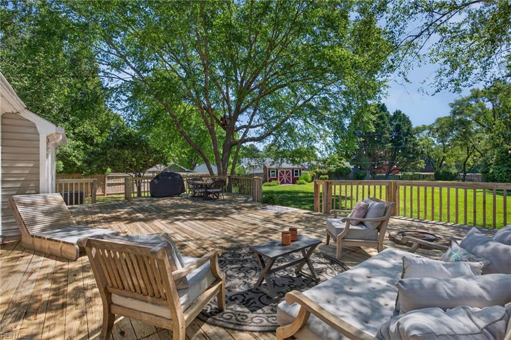 704 Ravenstone CT