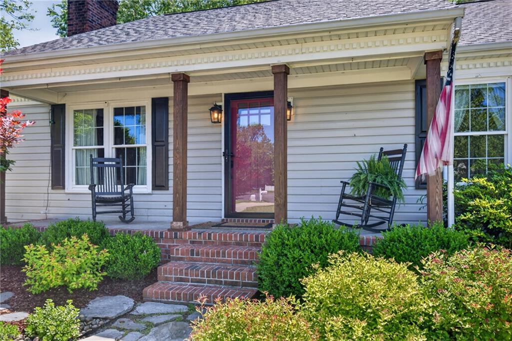 704 Ravenstone CT