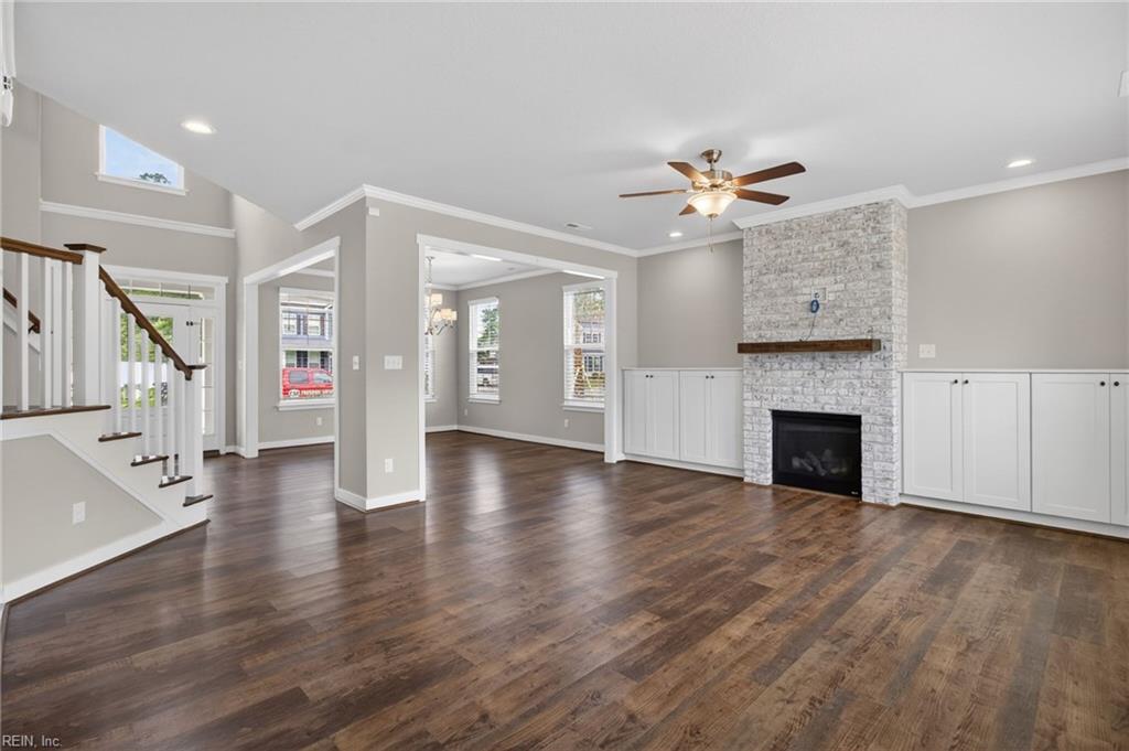 709 Renee LN