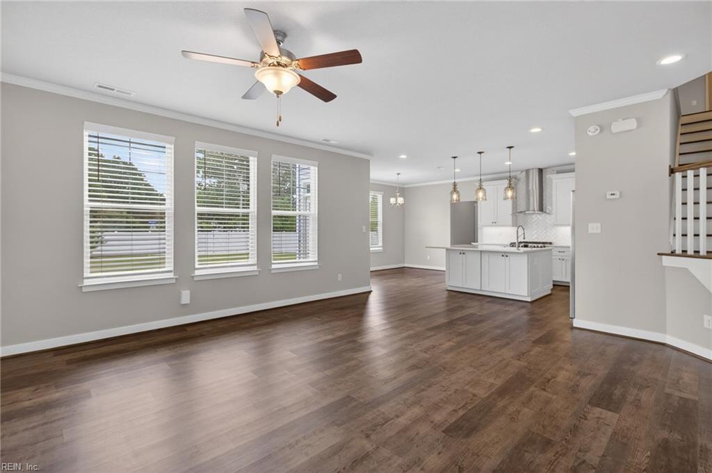 709 Renee LN