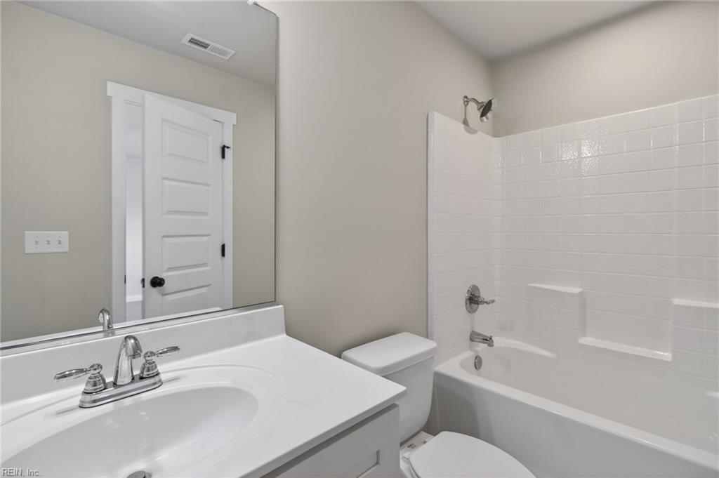 709 Renee LN