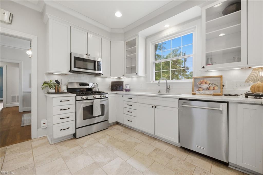 1511 Eleanor CT