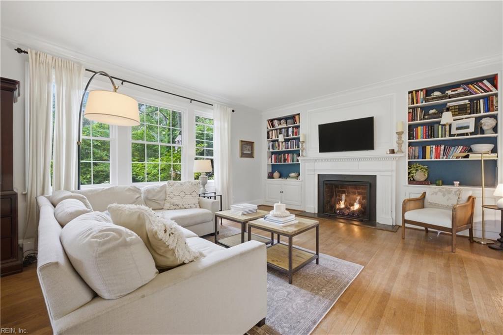 1511 Eleanor CT