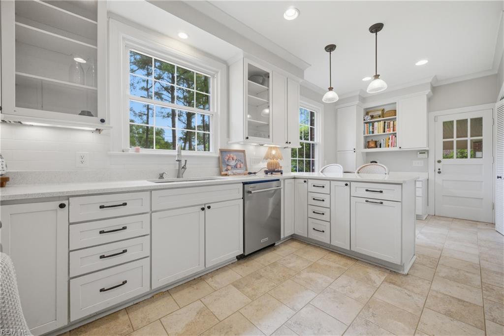1511 Eleanor CT