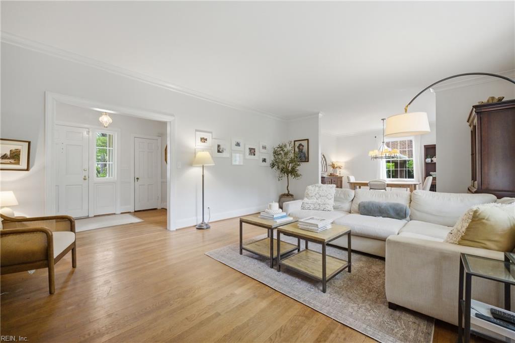 1511 Eleanor CT