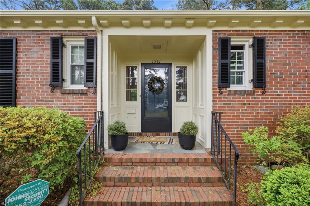 1511 Eleanor CT