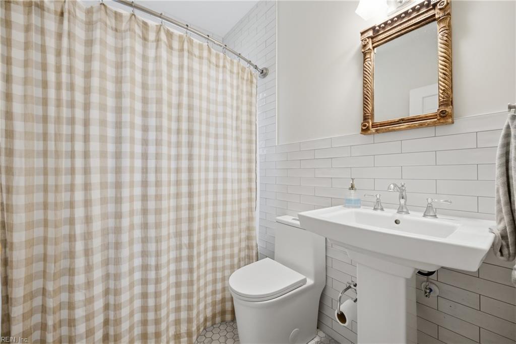 1511 Eleanor CT