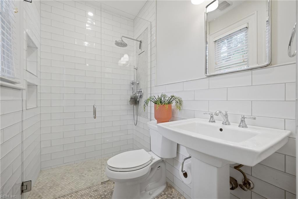 1511 Eleanor CT