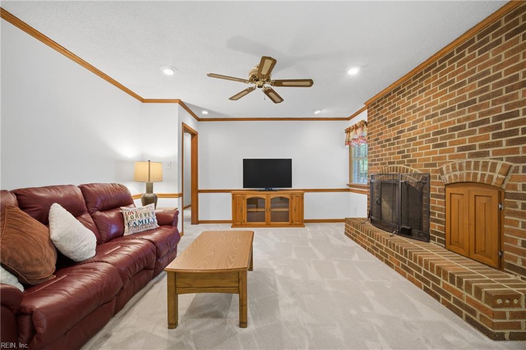 705 Caravelle DR