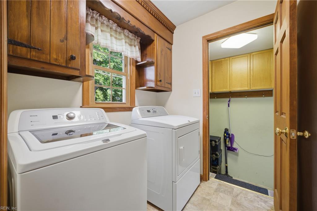 705 Caravelle DR
