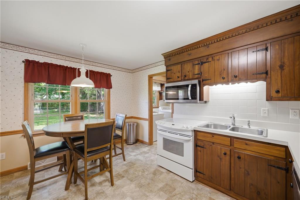 705 Caravelle DR
